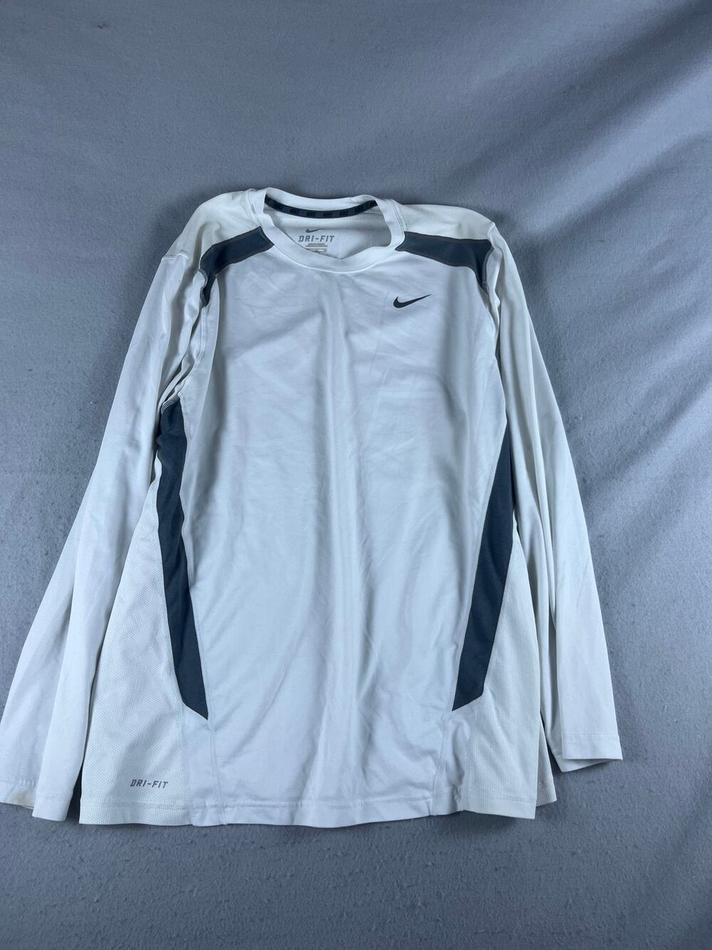 Nike Dri-FIT Top Mens XL White Long Sleeve Mesh Detail Performance Athletic Gym